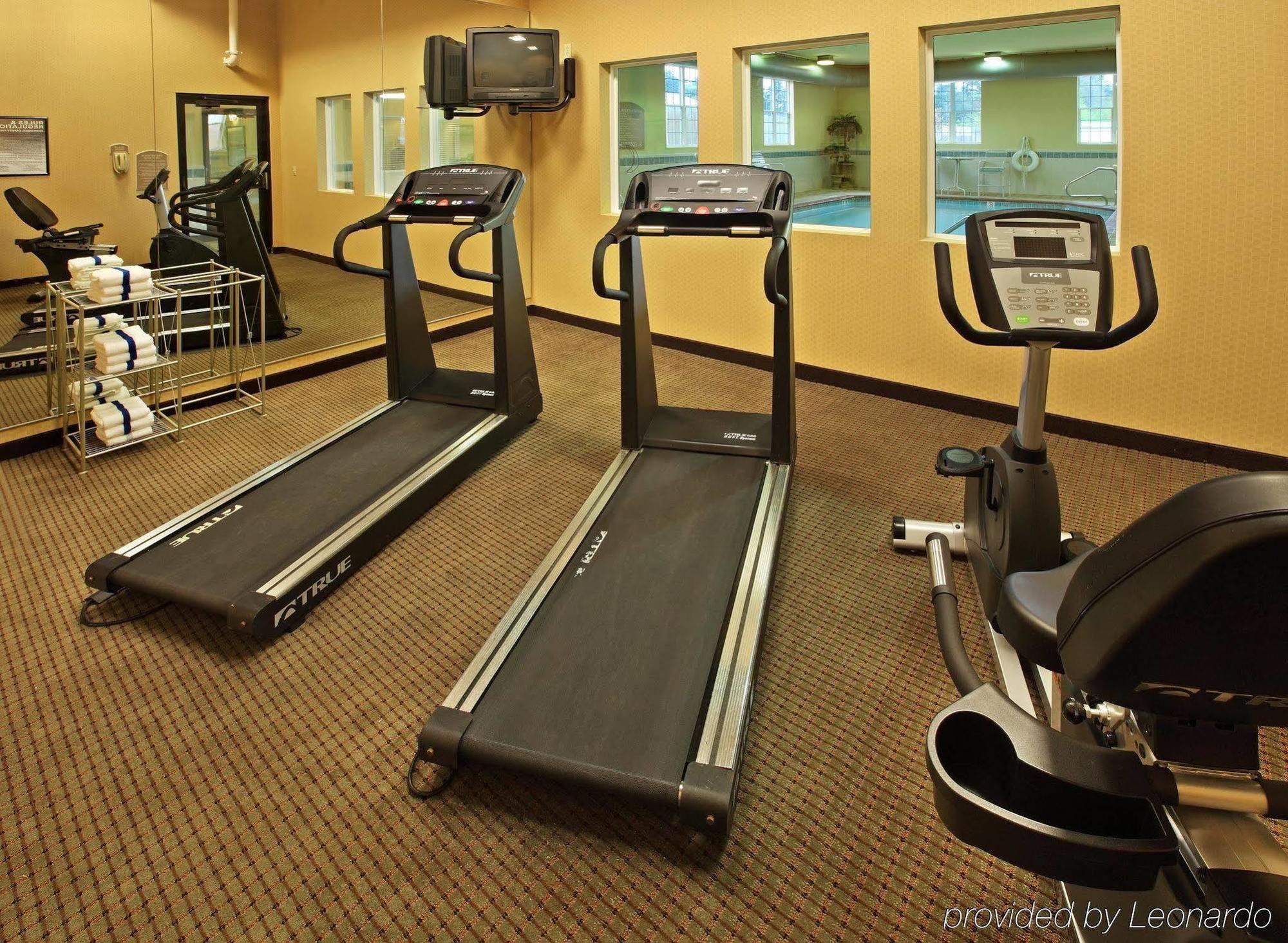 Holiday Inn Express & Suites Magnolia-Lake Columbia Facilities photo